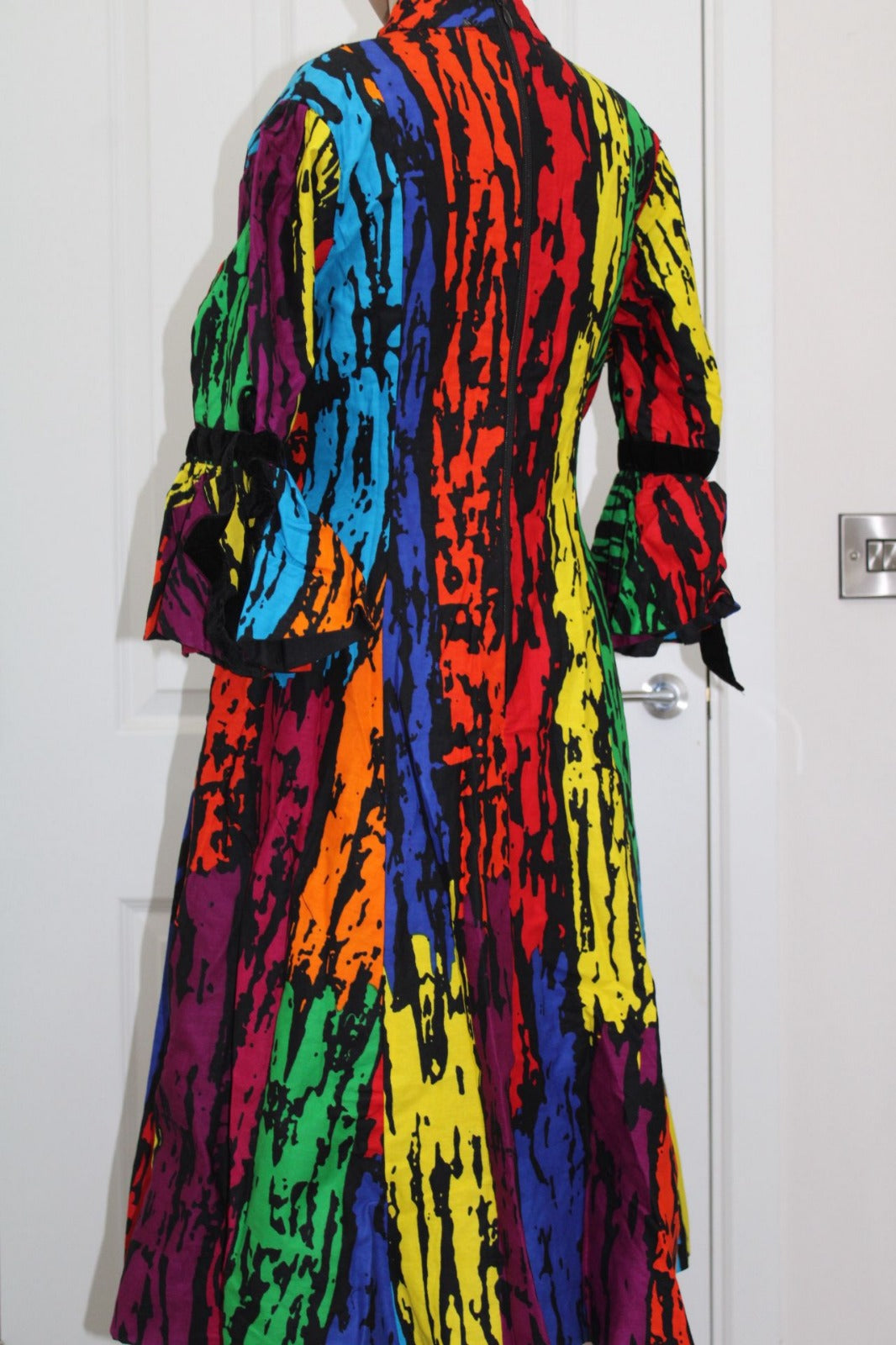 Aduke - Flattering midi contrast dress with funnel sleeves