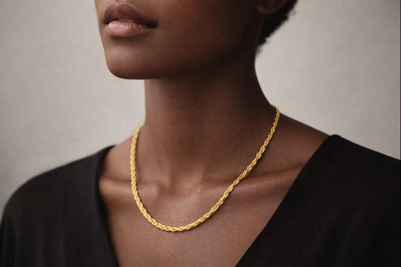 Pure Twist Gold Chain worn - SPLNDR Luxury Jewelry